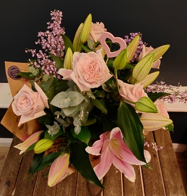 Mother' s Pink Lily and Rose Bouquet