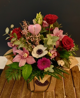 Valentine Pretty Wild and Rustic Bouquet