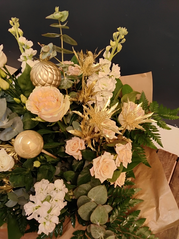 Christmas Blush Champagne Bouquet