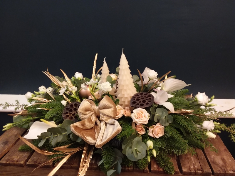 Christmas Stunning Table Arrangement