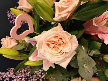 Mother' s Pink Lily and Rose Bouquet