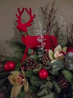 Christmas Magnificent Mantlepiece Arrangement