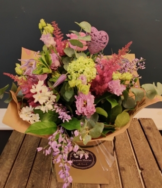Mother' s Wild and Rustic Bouquet